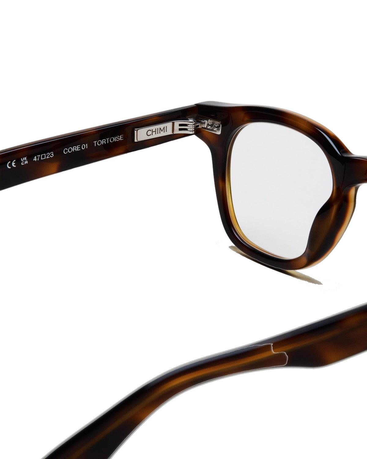 Close-up of the temple and hinge on CHIMI 01 Core Tortoise Clear eyeglasses.