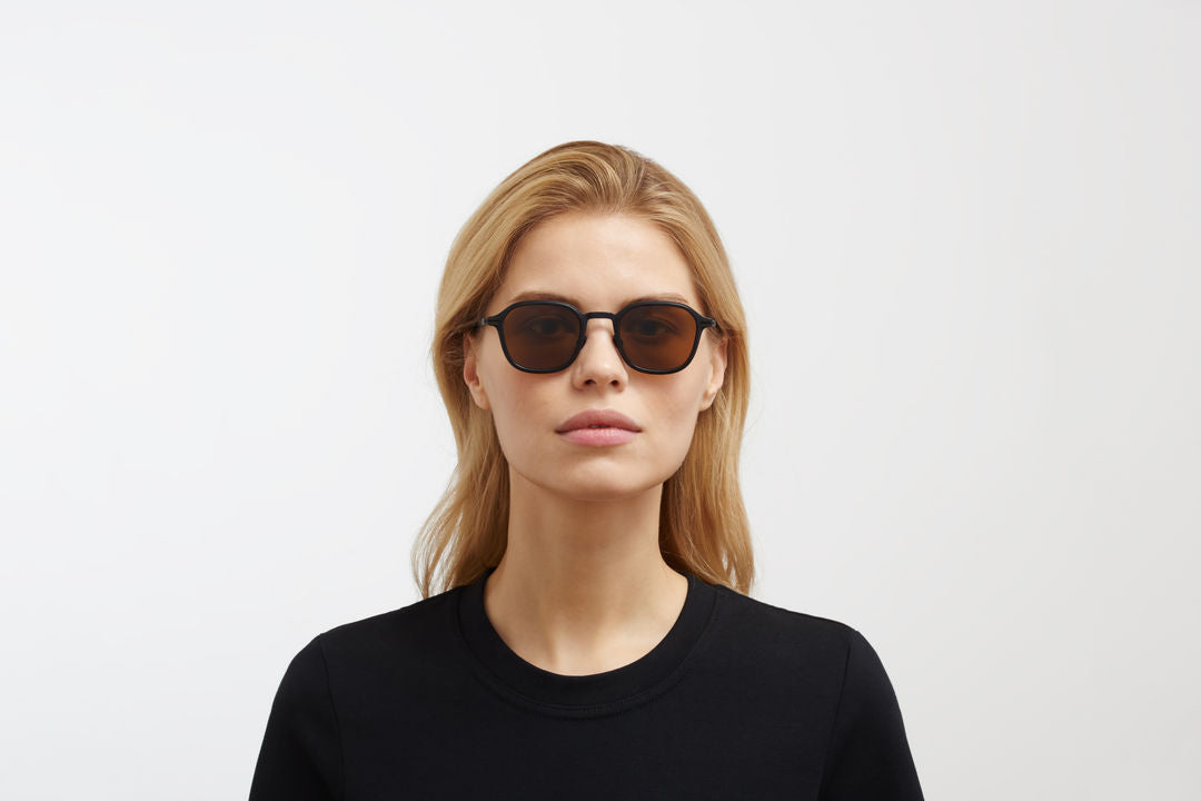 MYKITA FIR MH6 Pitch Black/Black / Polarized Pro Amber Brown