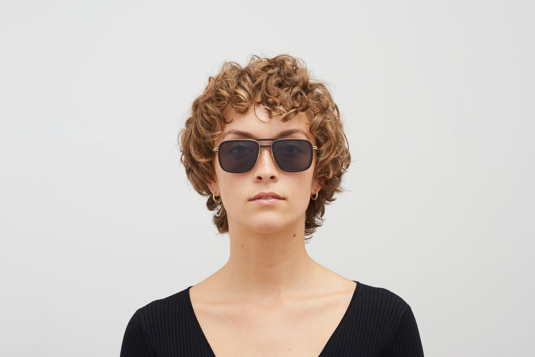 MYKITA SPRUCE MH7 Pitch Black/Glossy Gold / Polarized Pro Hi-Con Grey