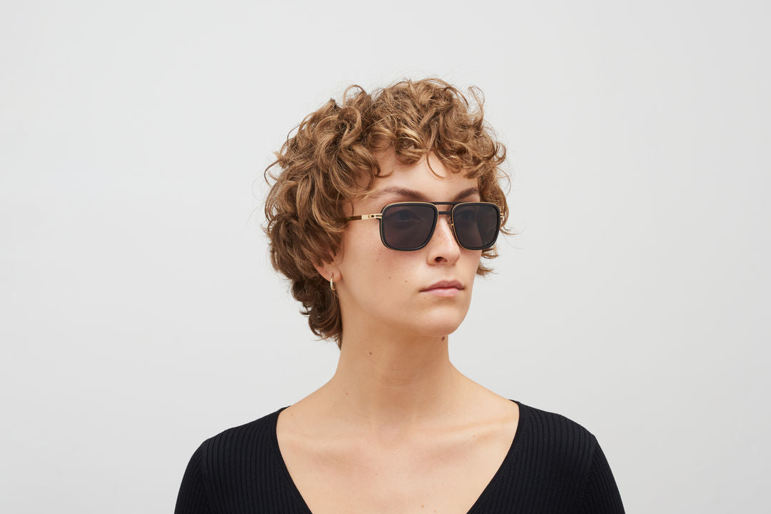 MYKITA SPRUCE MH7 Pitch Black/Glossy Gold / Polarized Pro Hi-Con Grey