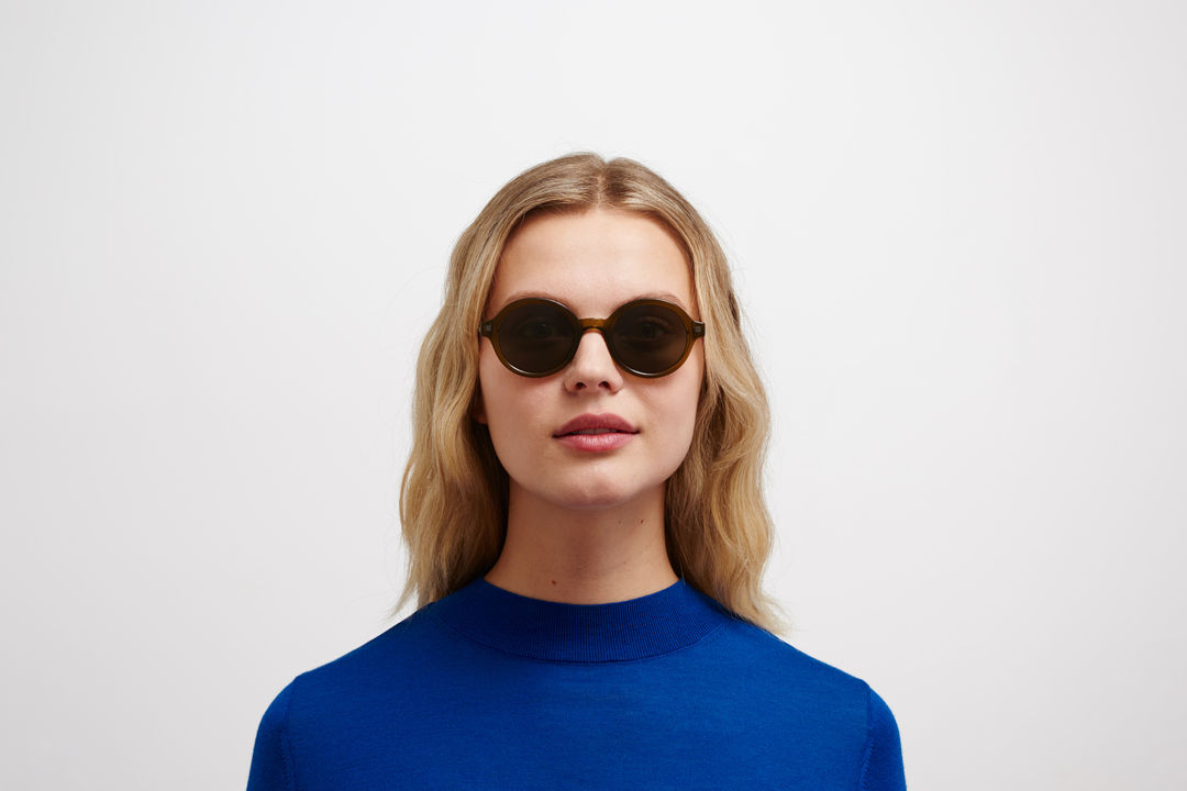 MYKITA ESBO C114 Peridot/Shiny Graphite / Raw Green Solid