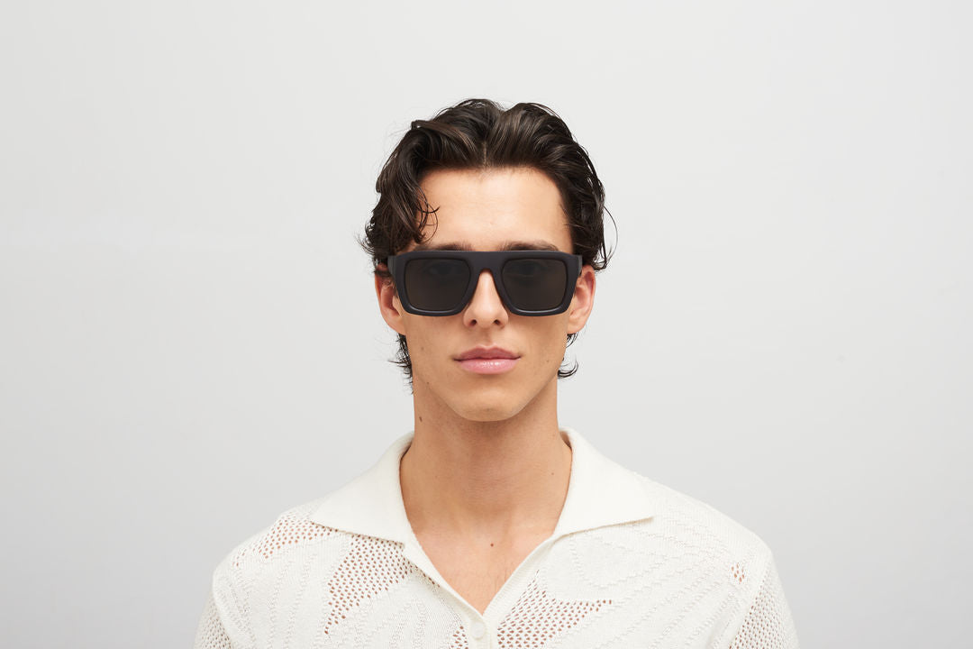 MYKITA BEACH MD1 Pitch Black / Dark Grey Solid