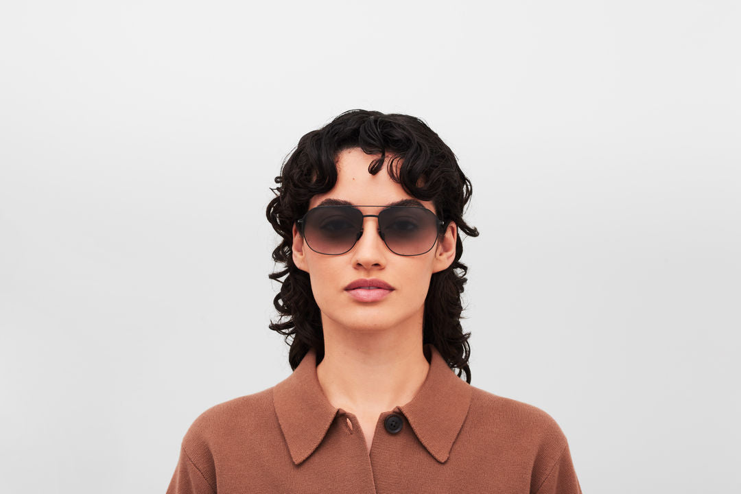 MYKITA LAVEN Pow13-Black / Grey Gradient