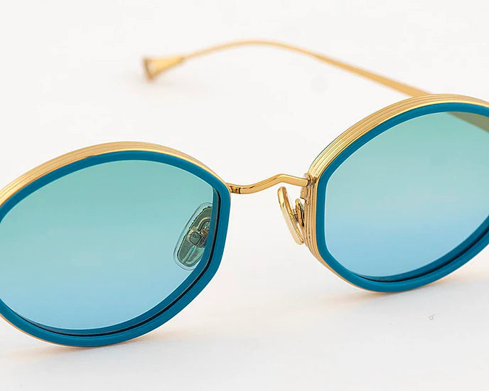 Close-up of the bridge and lens detail on EYEPETIZER Naomi C.T-4-43 sunglasses.