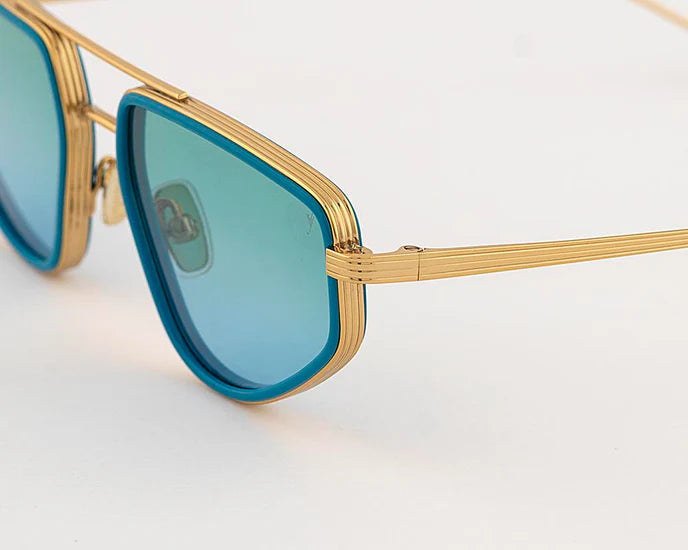 Detail of the hinge and temple construction on EYEPETIZER Silencio C.T-4-43 sunglasses.