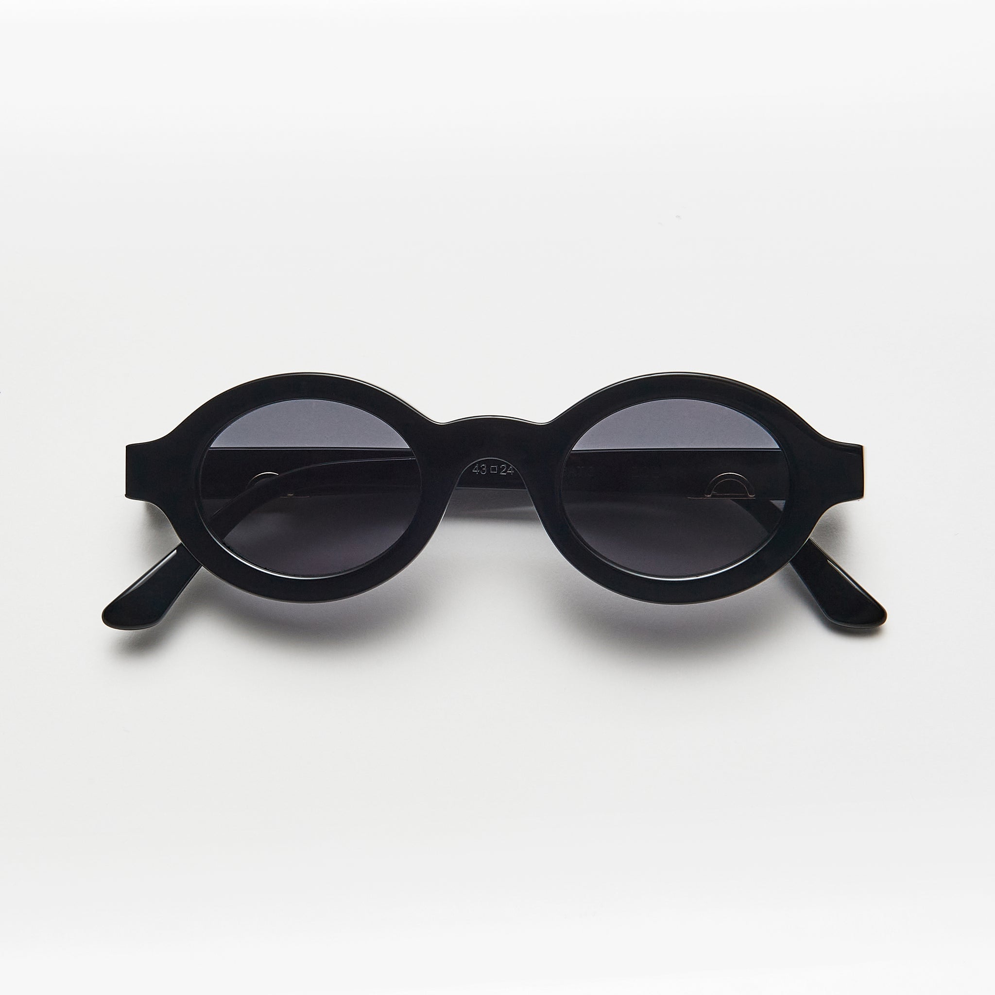 Zoe . Black