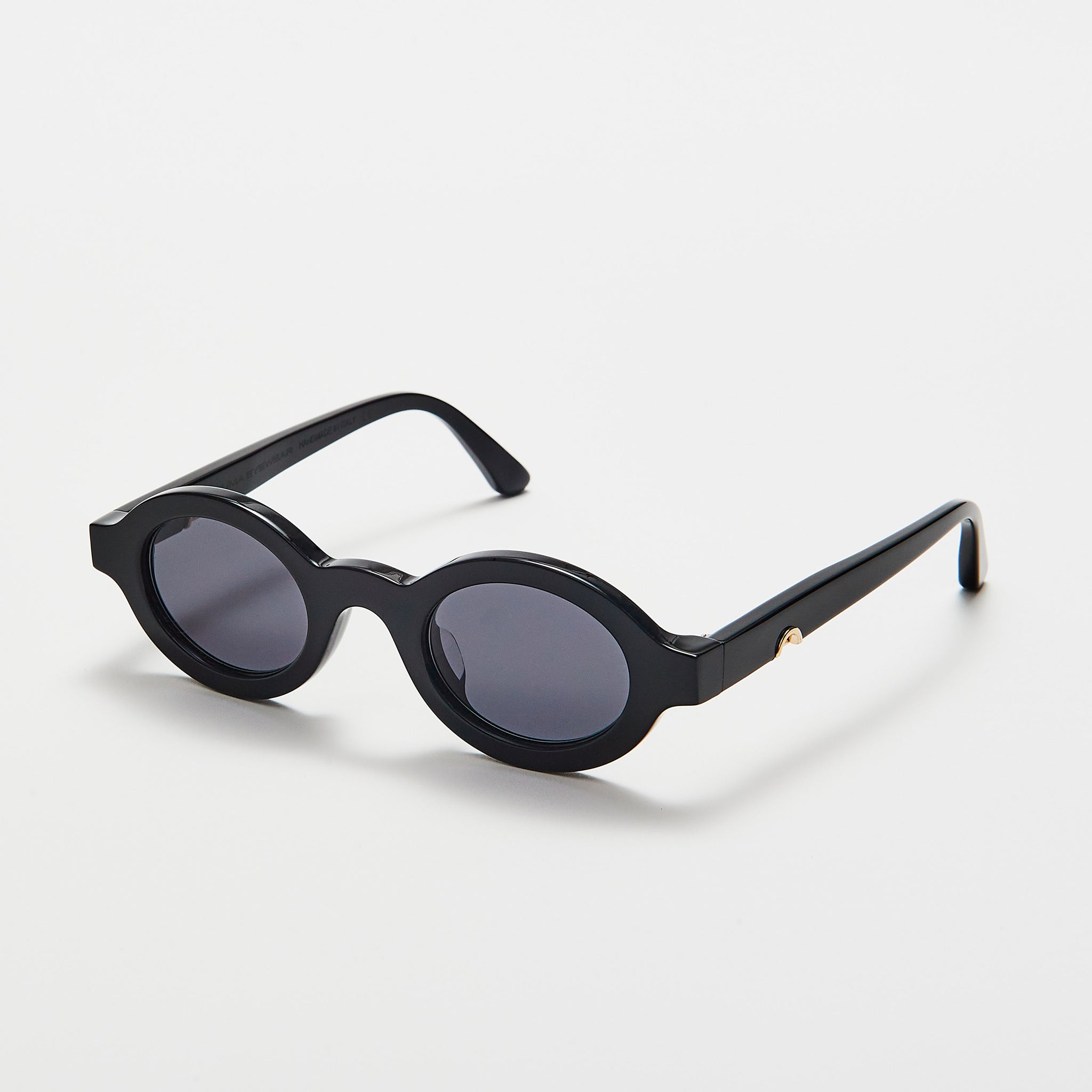 Zoe . Black