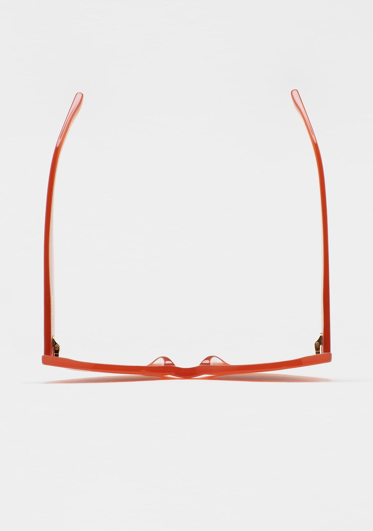 Top-down view of KALEOS Ailes 05 sunglasses showing the folded temples.