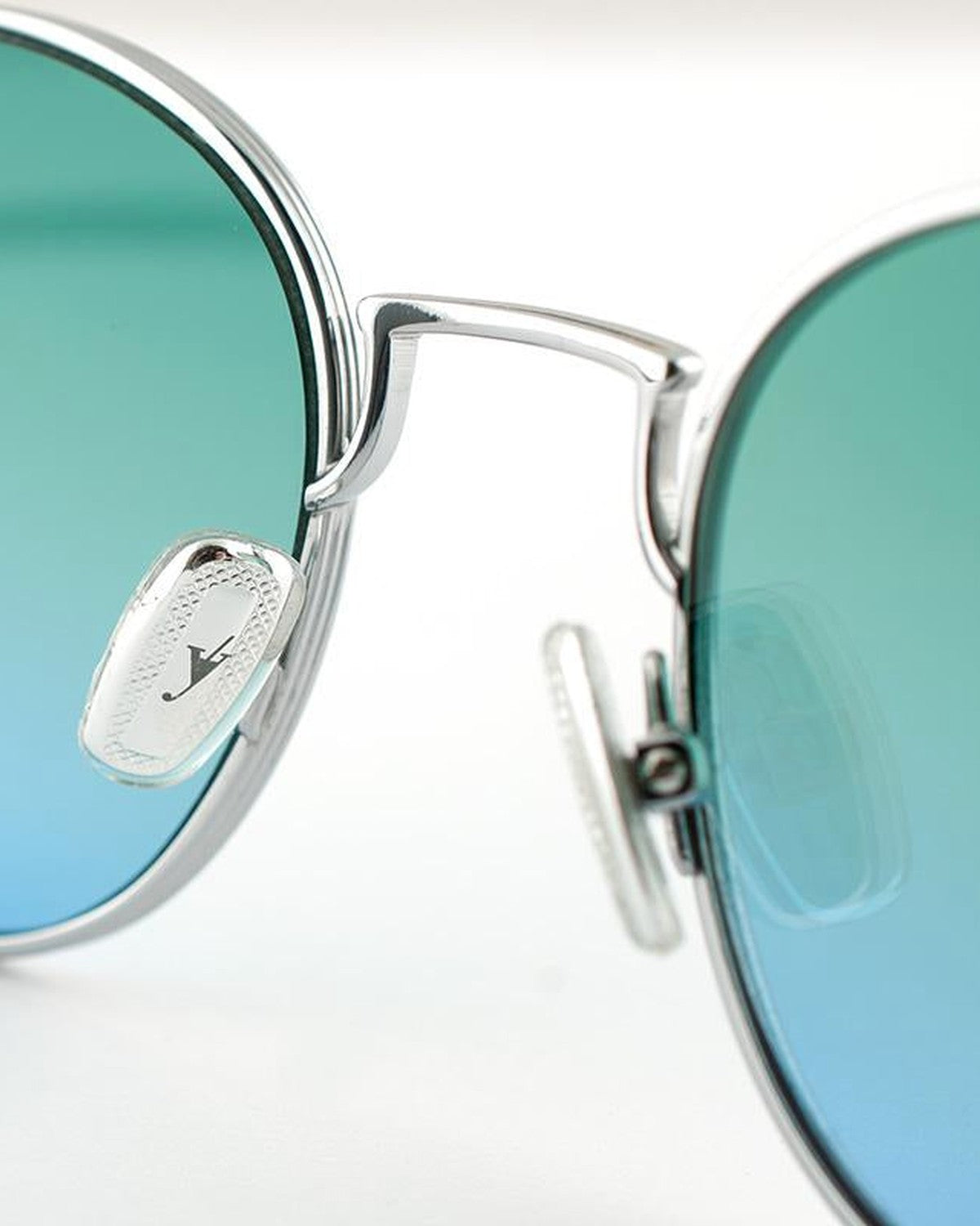 Close-up of the bridge and nose pads on EYEPETIZER ALEN C.1-43F sunglasses.