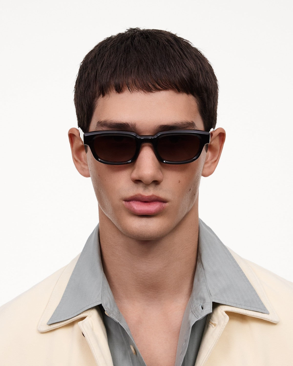 Model wearing CHIMI Alter Tortoise Brown sunglasses, front view.