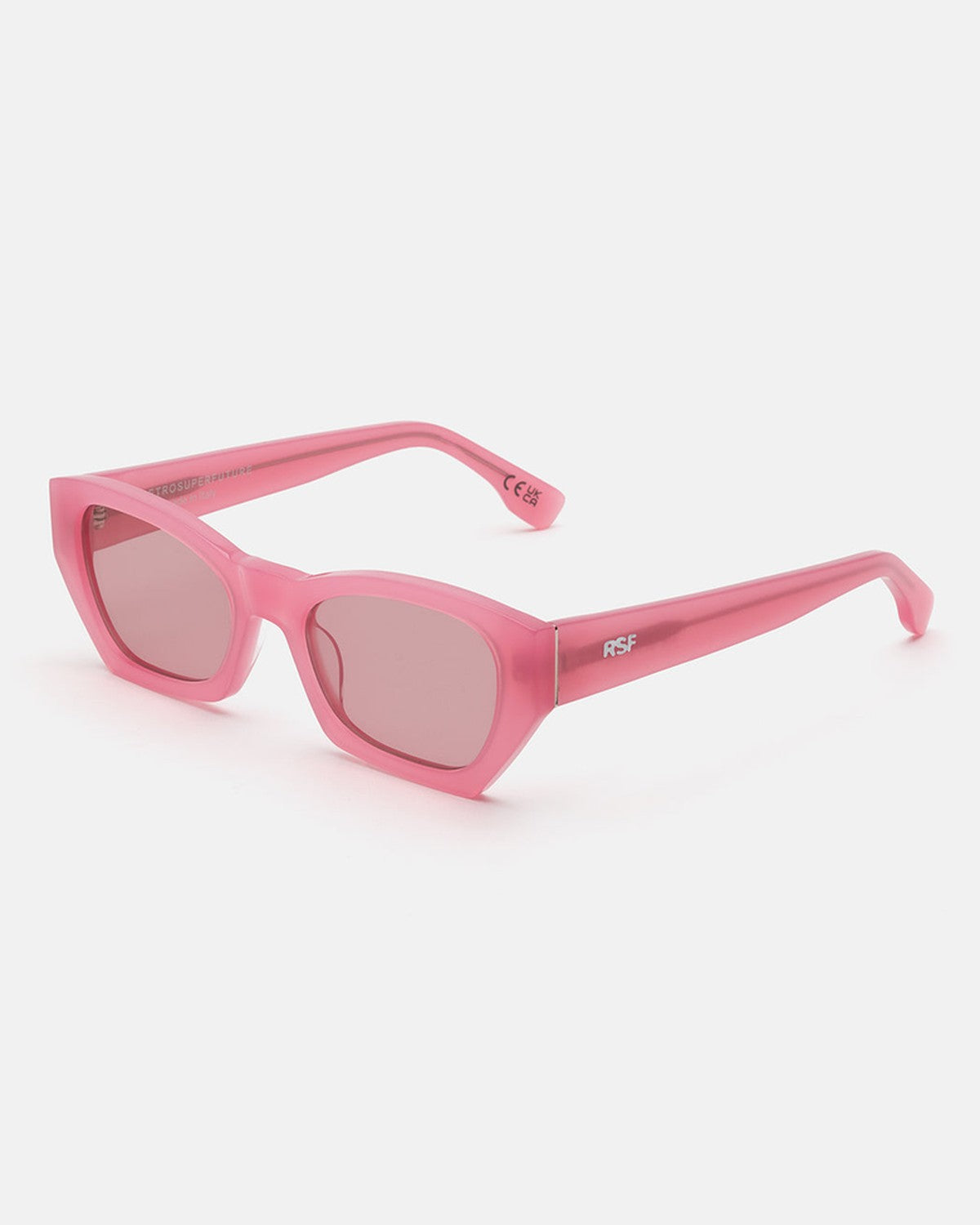 Angled view of RETROSUPERFUTURE Amata Estate Fragola sunglasses.