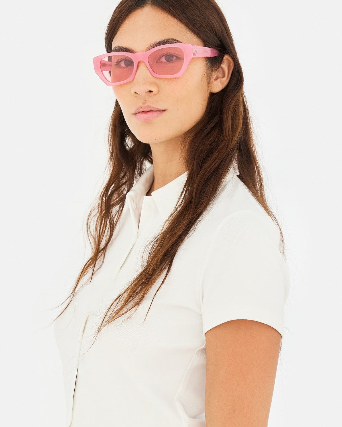 Model wearing RETROSUPERFUTURE Amata Estate Fragola sunglasses.