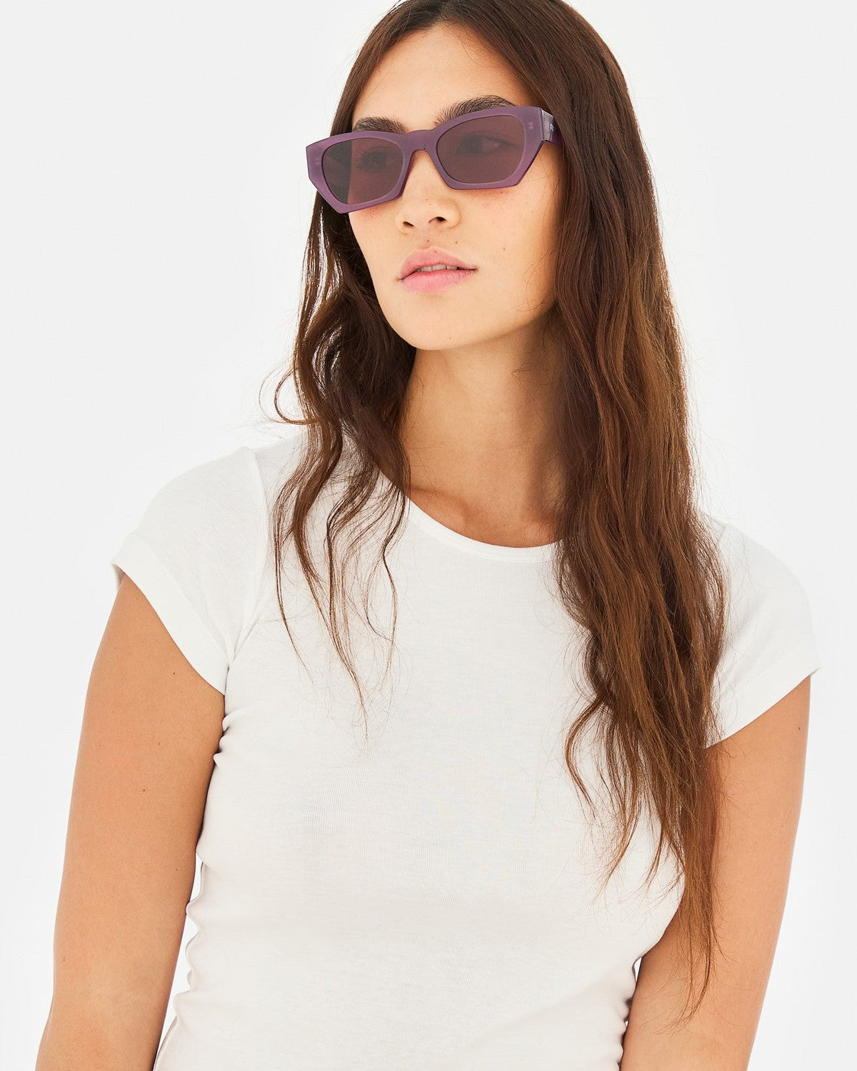 Front-facing model wearing RETROSUPERFUTURE Amata Estate Mirtillo sunglasses.