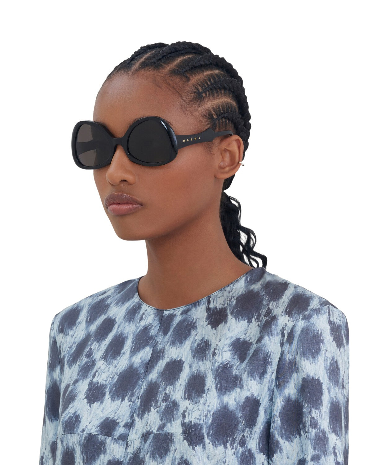Anu Black 2
