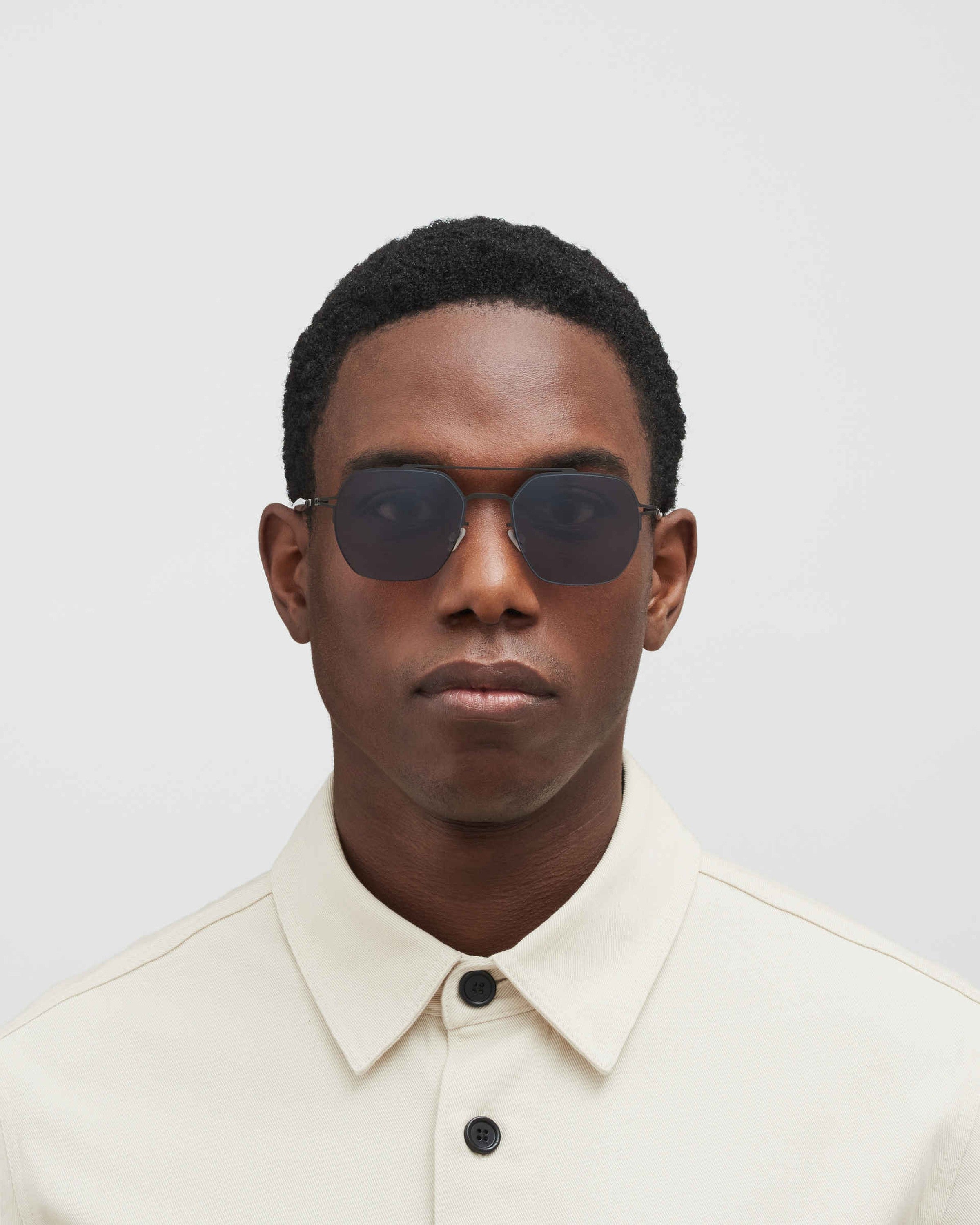 MYKITA ARLO BLACK Black / Polarized Pro Hi-Con Grey