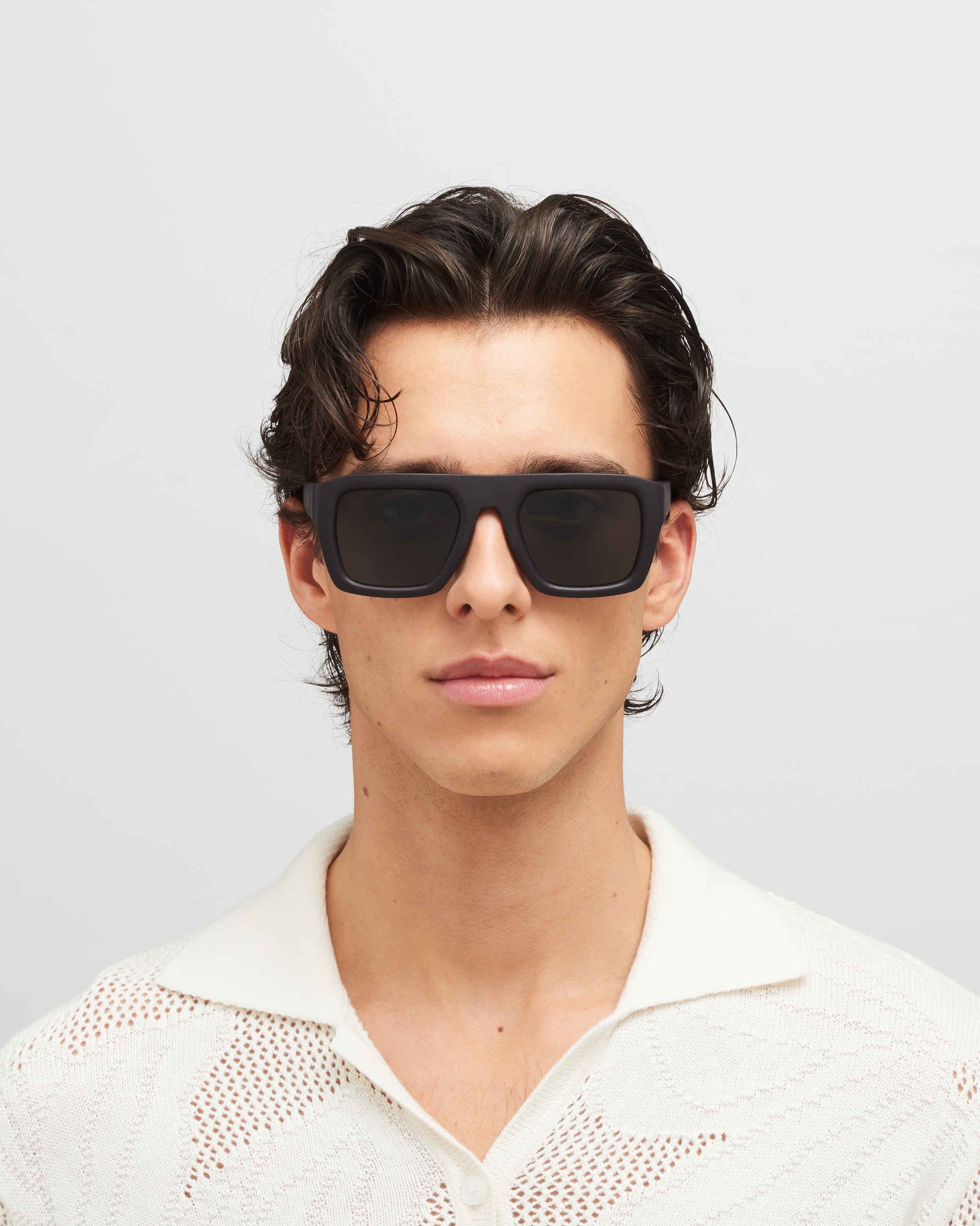 MYKITA BEACH MD1 PITCH BLACK Pitch Black / Dark Grey Solid