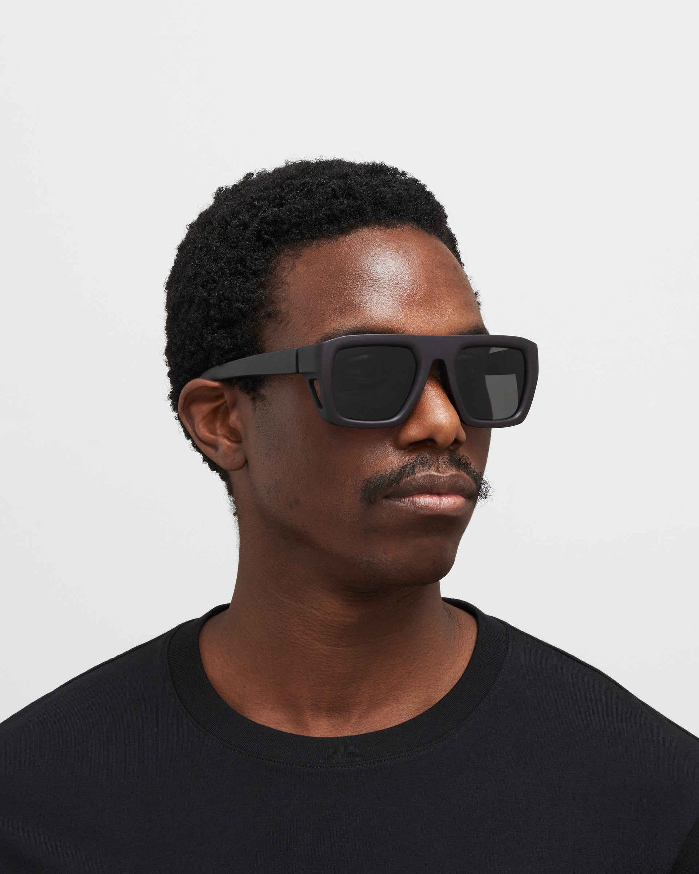 MYKITA BEACH MD1 PITCH BLACK Pitch Black / Dark Grey Solid