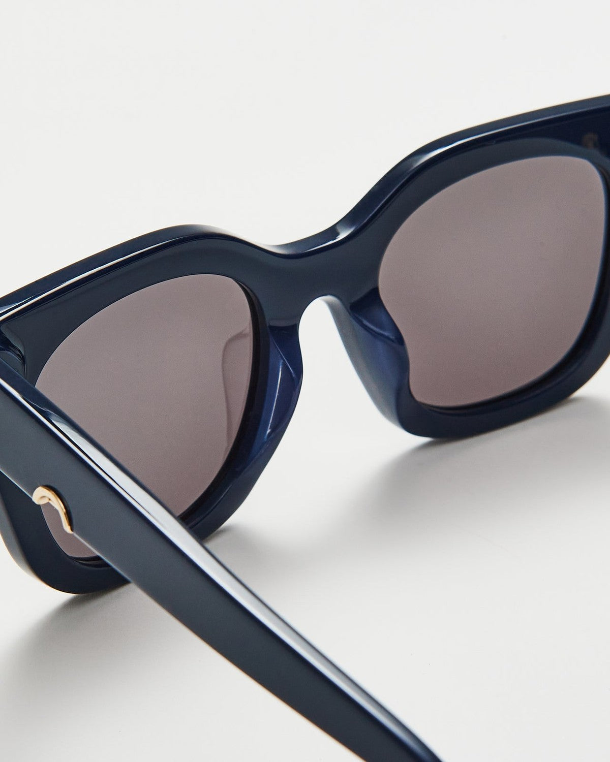HUMA Blue . Blue Blue / Amber