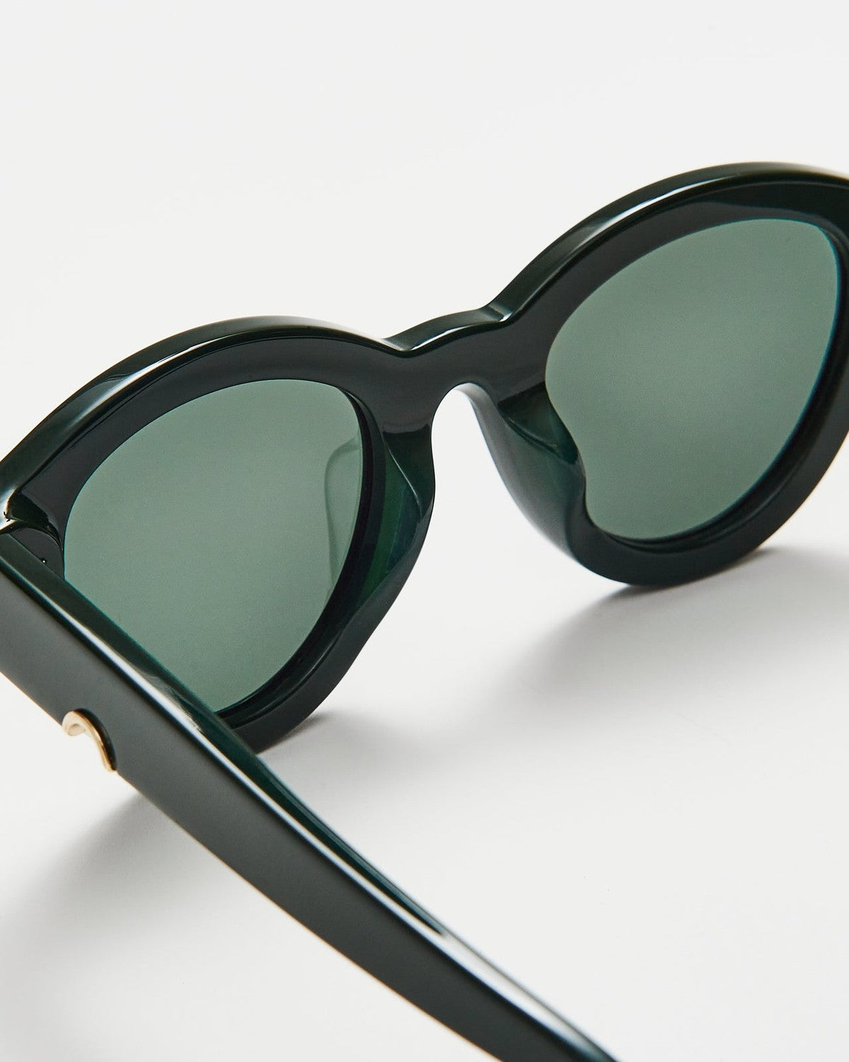 HUMA Dug . Green Green / Green