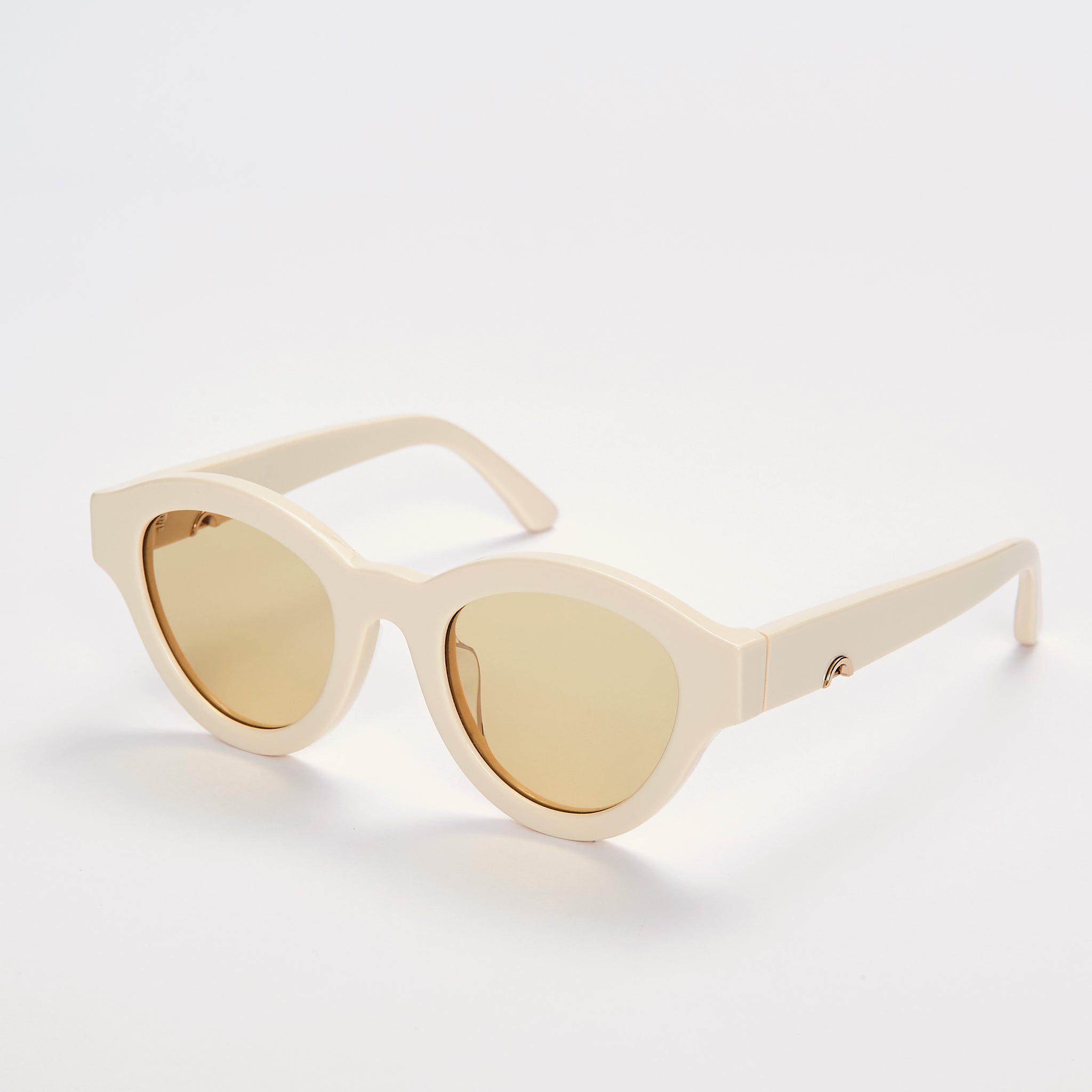 Dug . Ivory