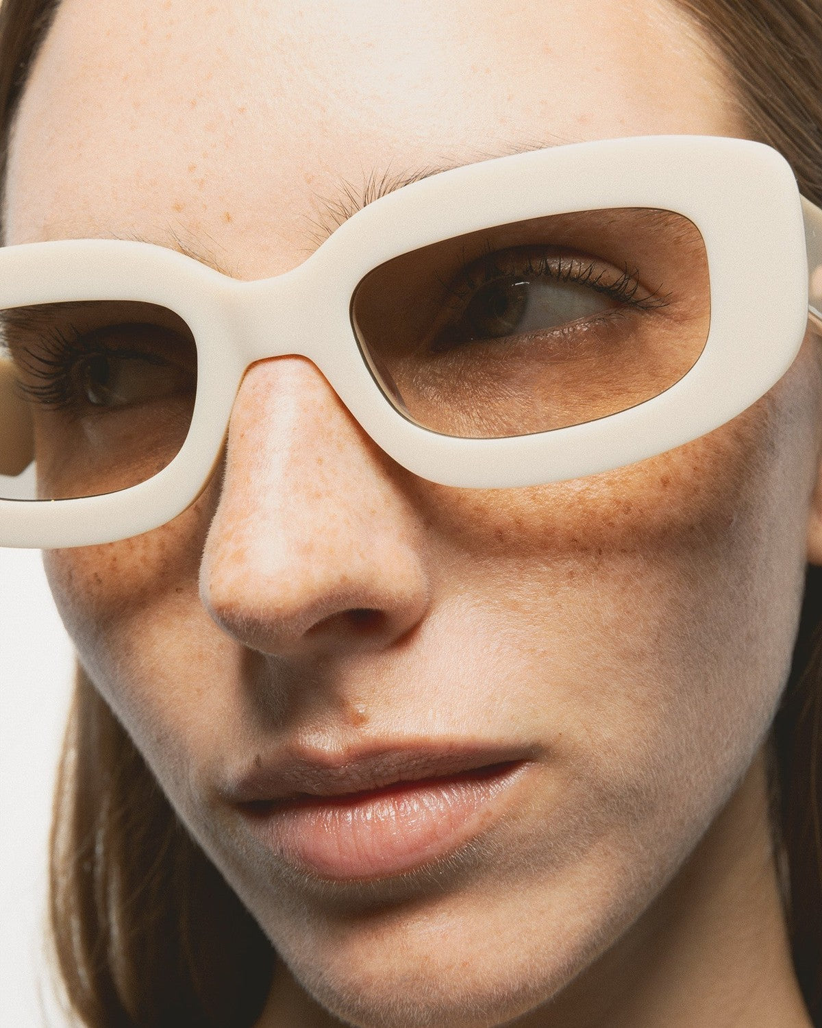 KALEOS Eluard Off-White Photochromic Yellow Off-White / Photochromic Yellow