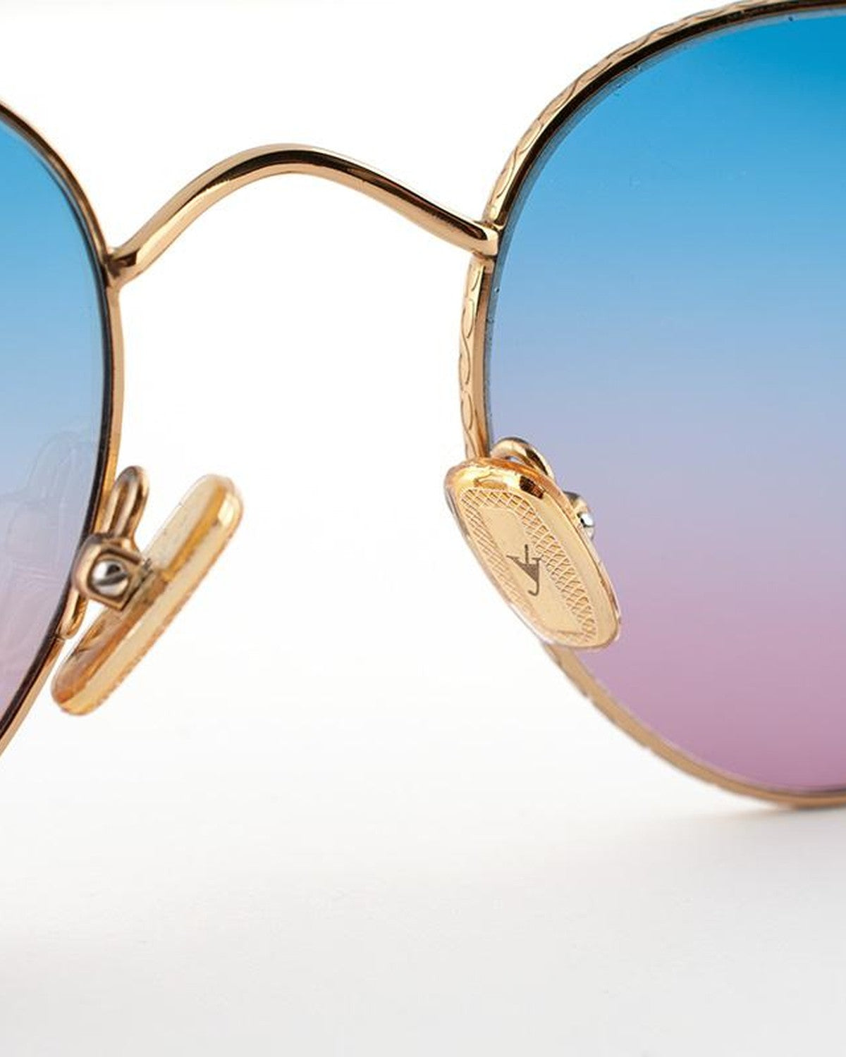 Detail of the bridge and nose pads on EYEPETIZER LUNE C.4-42F sunglasses.