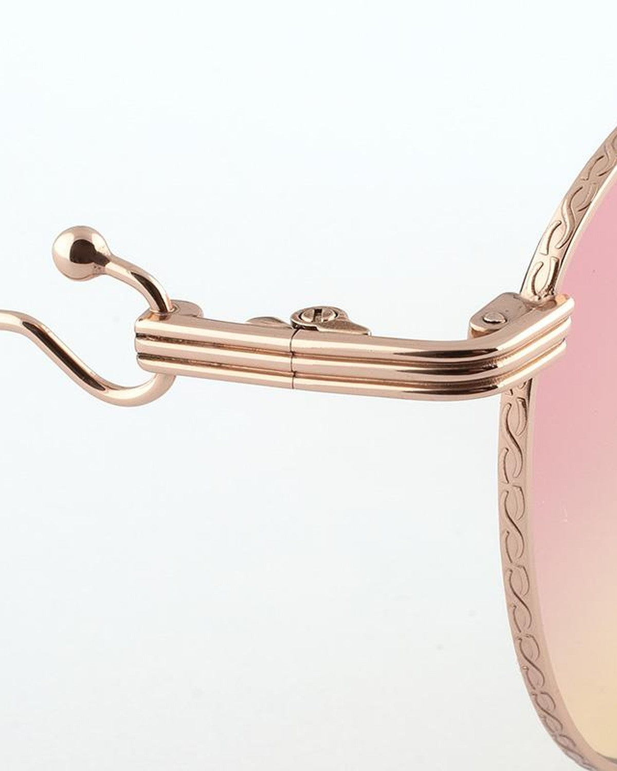Close-up of the layered temple construction on EYEPETIZER LUNE C.9-22F sunglasses.