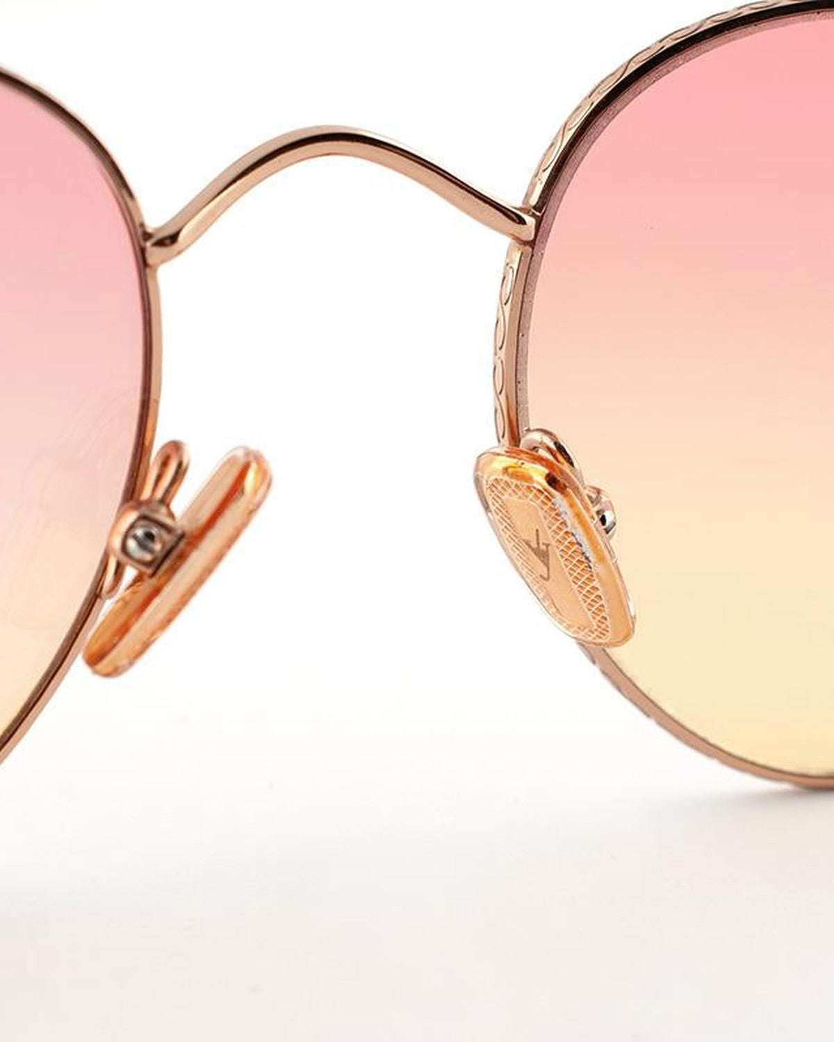 Detail of the bridge and branded nose pad on EYEPETIZER LUNE C.9-22F sunglasses.