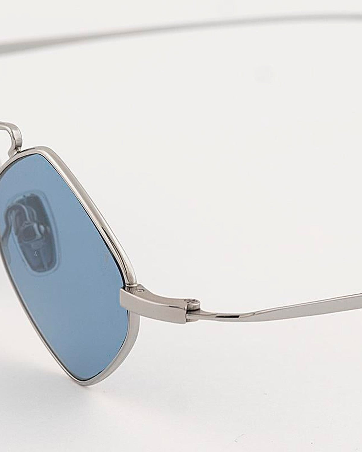 Side profile showing the temple and hinge detail of EYEPETIZER MEDICI C.1-65 sunglasses.