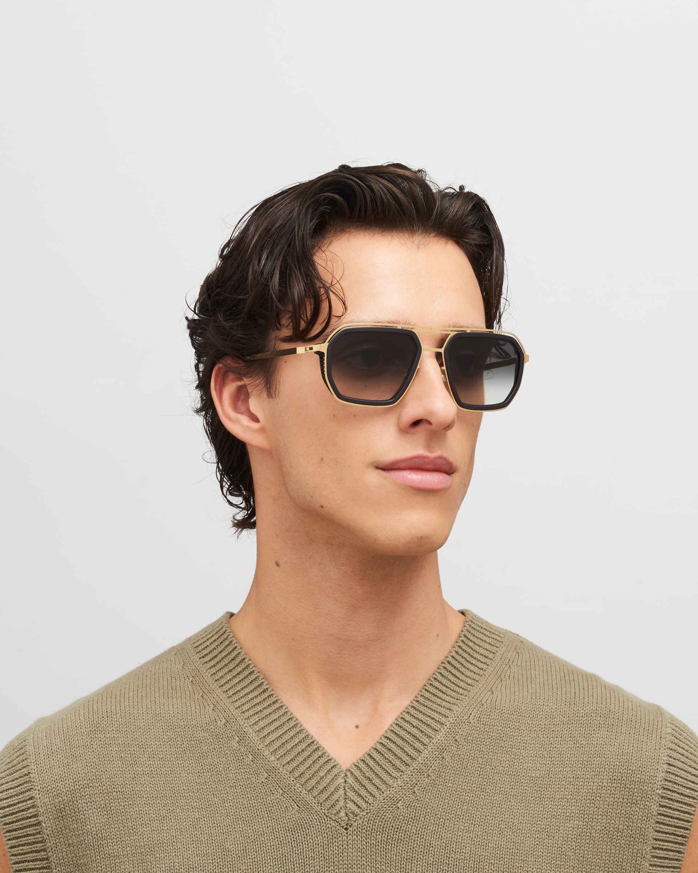 MYKITA MOJAVE MH7 PITCH BLACK/GLOSSY GOLD Pitch Black/Glossy Gold / Rawblack Gradient