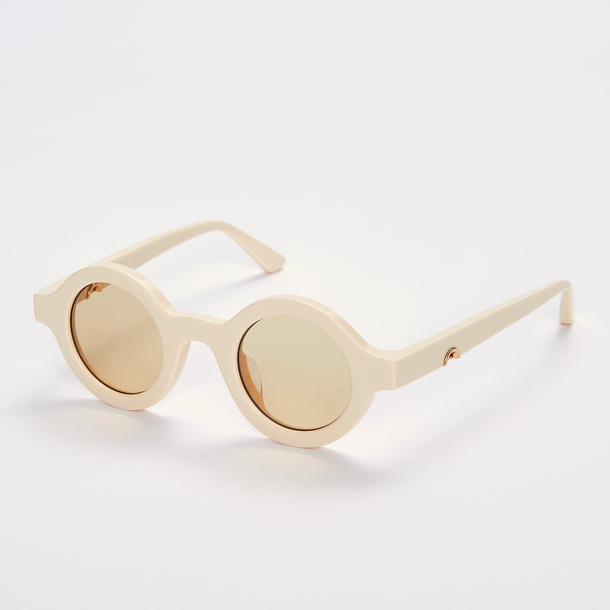 H021 . Ivory