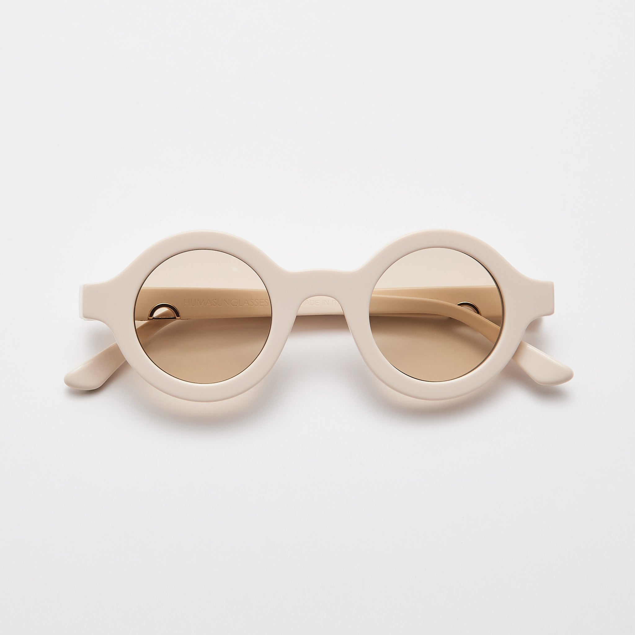 H021 . Ivory