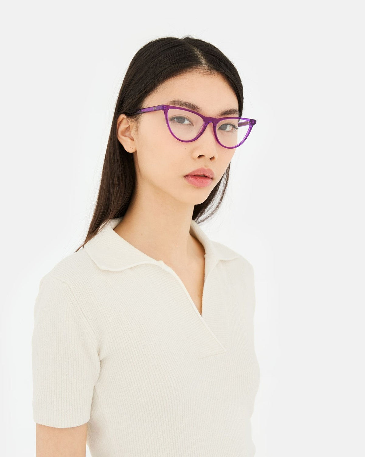 Model wearing RETROSUPERFUTURE Numero 135 Violissimo sunglasses, facing left.