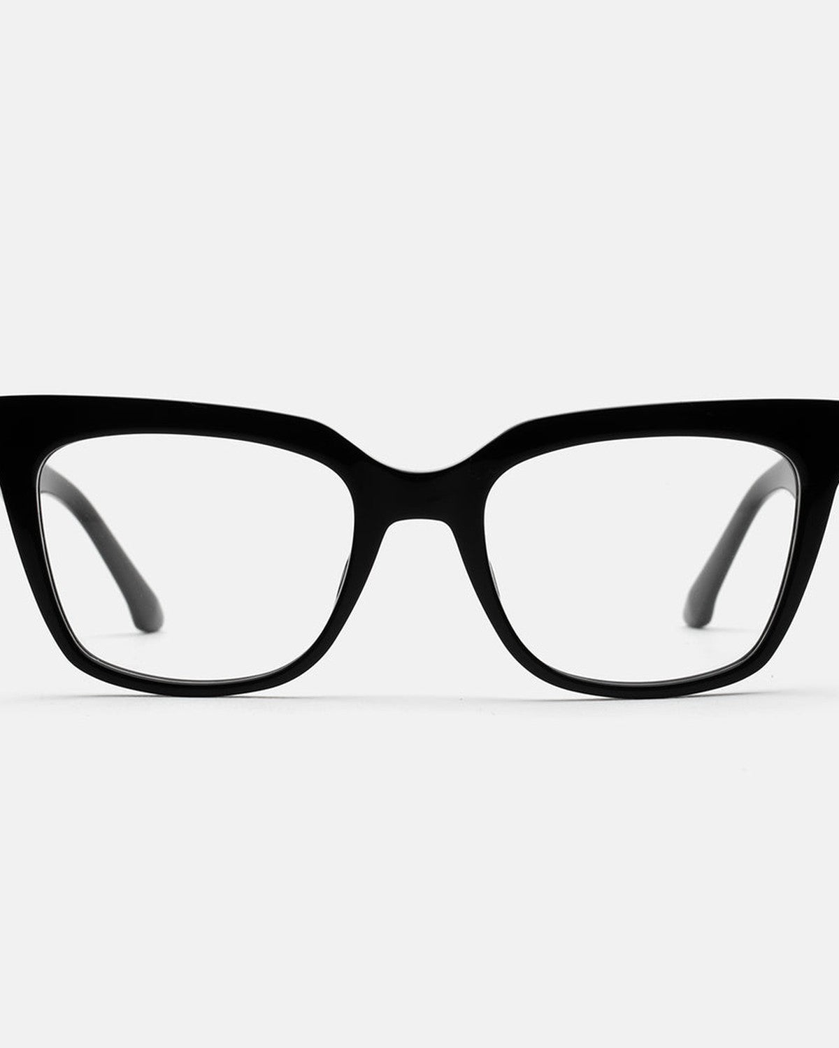 Straight-on front view of RETROSUPERFUTURE Numero 143 Nero sunglasses.