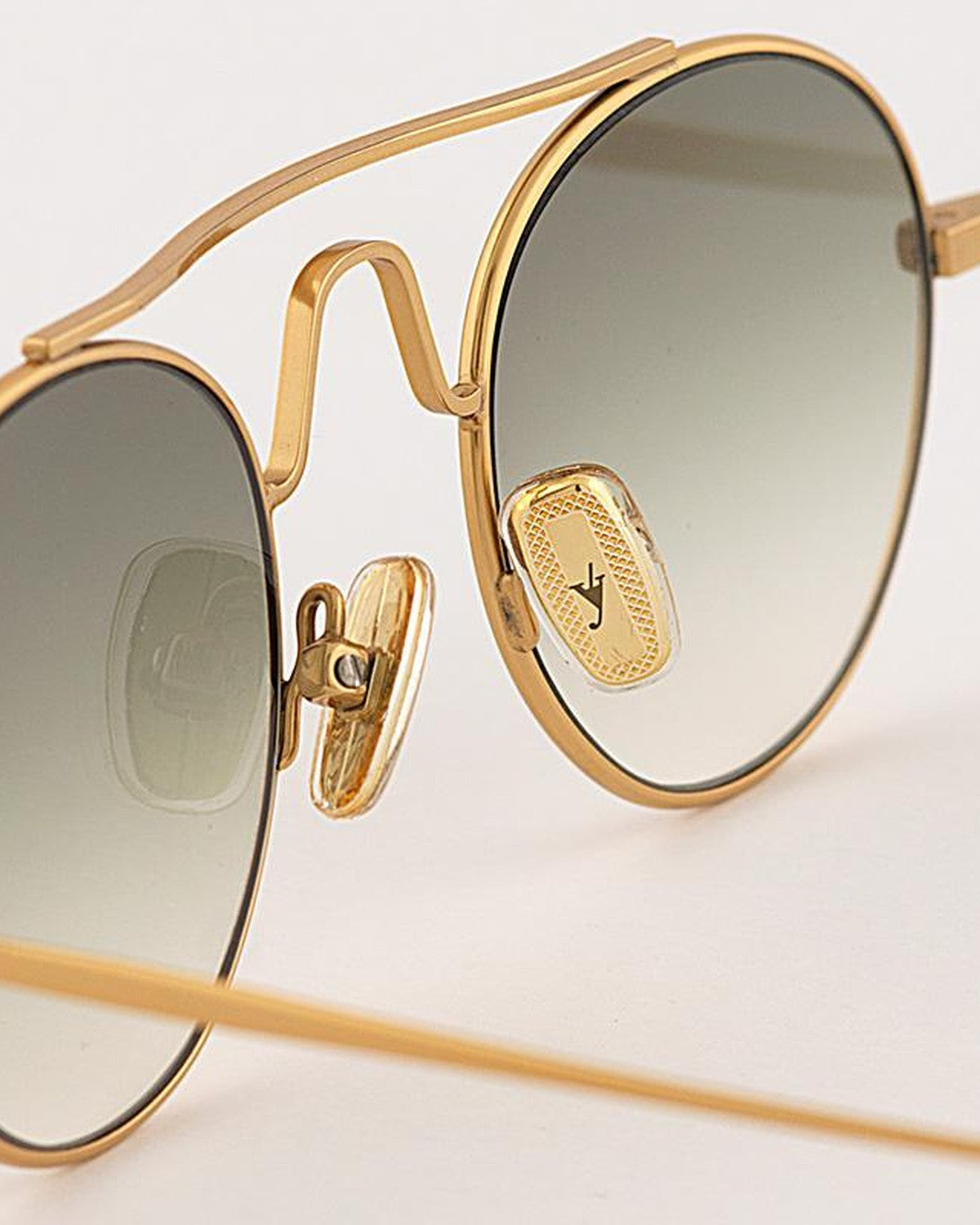 Detail of the bridge and branded nose pad on EYEPETIZER TRIBECA C.4-25 sunglasses.