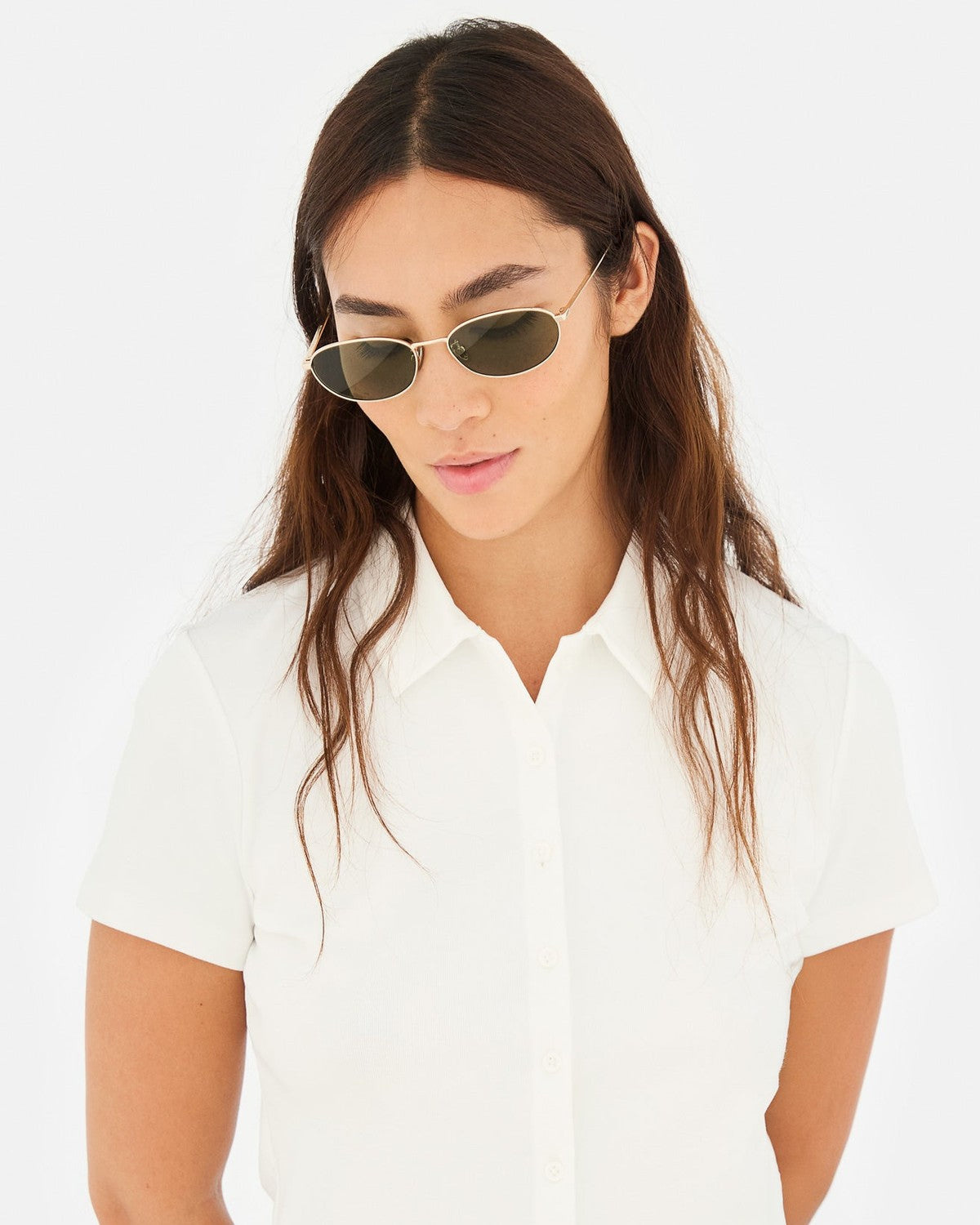 Front view of model wearing RETROSUPERFUTURE Uovo Classico sunglasses.