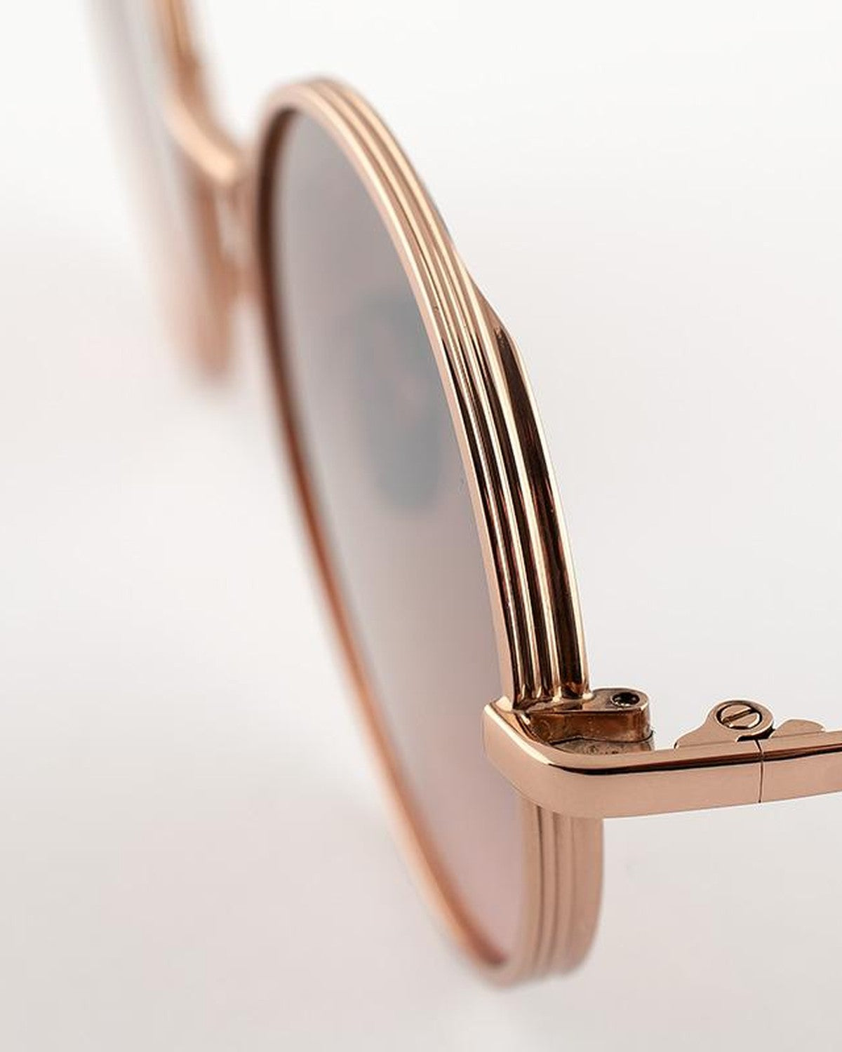 Close-up of the temple hinge on EYEPETIZER WILLIAM C.9-44F sunglasses.