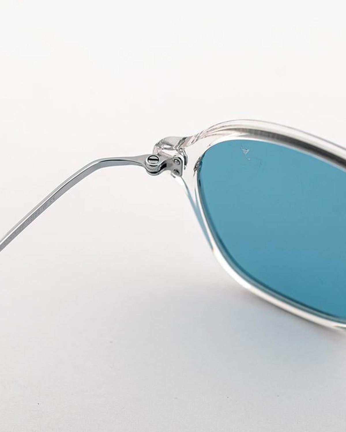 Detail of the hinge mechanism at the frame front of EYEPETIZER WINDSOR C.Y-1-2F sunglasses.